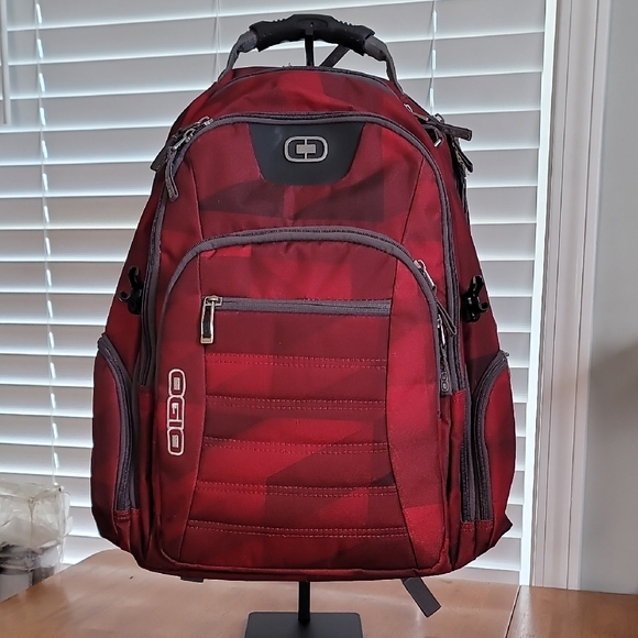 OGIO Crimson Backpack - Picture 1 of 11
